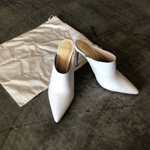 Amazing Alexandre Birman white leather mules